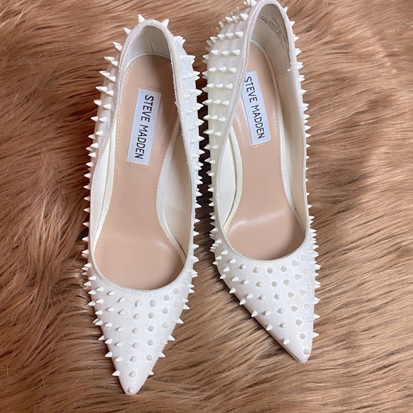 Steve Madden Shoes - Steve Madden Studded VALA-S HEEL BONE